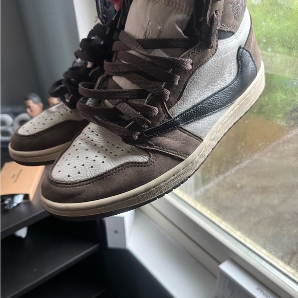 Travis Scott mocha high (Nike Brown and Black Sneakers High Top Style) - Picture 3 of 8